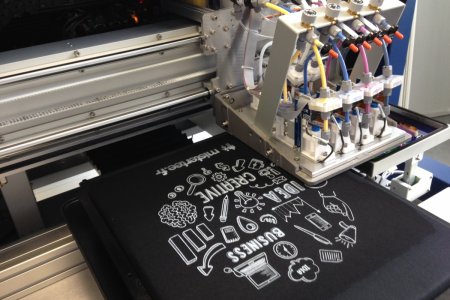 impression en DTG d'un t-shirt noir