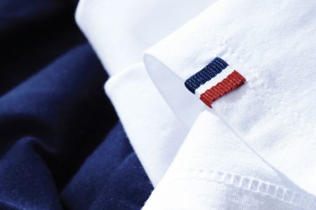 Tee-shirts fabriqués en France avec détail tricolore cousu