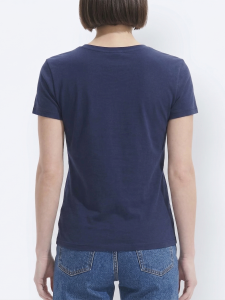 Mannequin femme de dos portant le t-shirt 02941-IMPERIALVW couleur marine