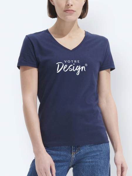 Mannequin femme de face portant le t-shirt 02941-IMPERIALVW couleur marine