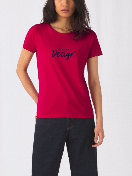 Visuel d'un mannequin femme portant le t-shirt femme CGTW04T #E190 couleur Sorbet Visuel d'un mannequin femme portant le t-shirt femme CGTW04T #E190 couleur Sorbet