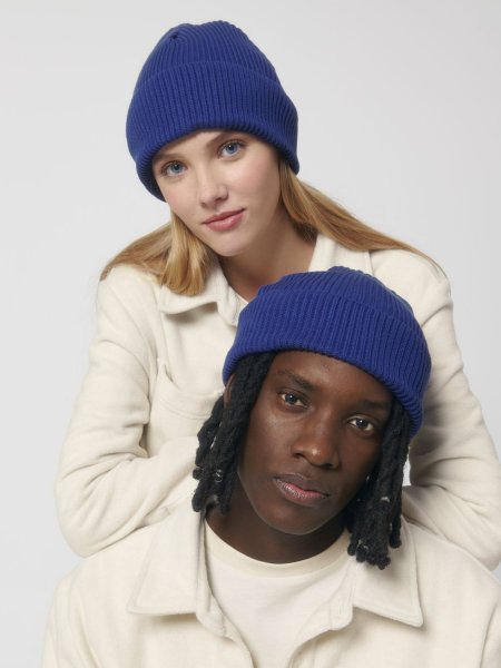 Manequin homme et femme portant le bonnet pêcheur unisexe STAU771 en couleur worker blue