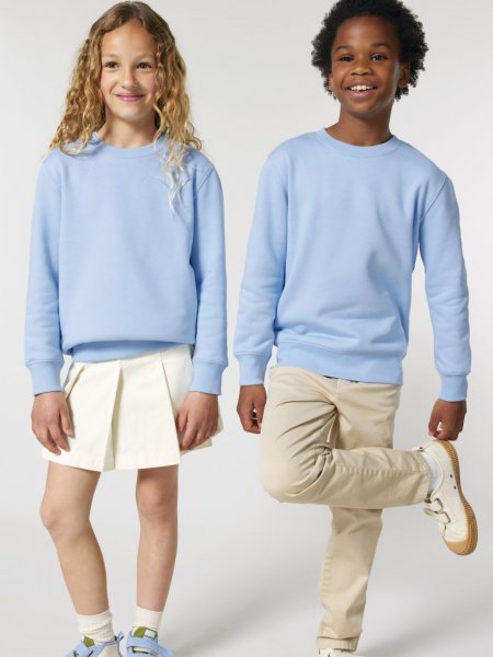 un garçon et une fille portant le même sweat Mini Changer 2.0 en coloris blue soul 