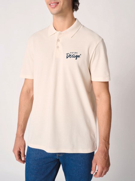mannequin homme de face portant le Polo piqué homme Basic personnalisable mannequin homme de face portant le Polo piqué homme Basic personnalisable