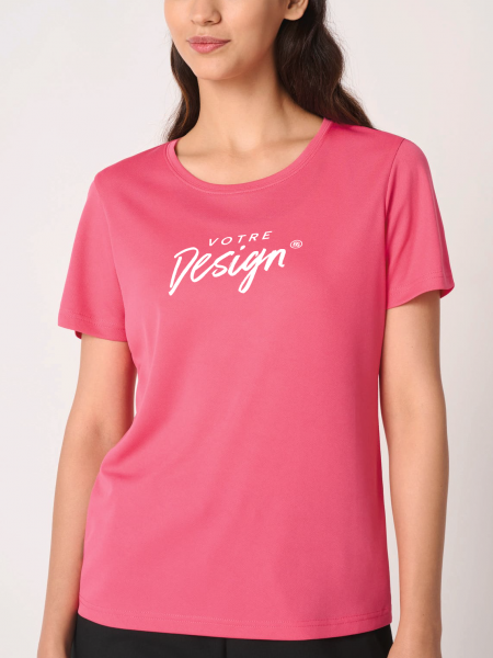 mannequin femme de face portant le T-shirt sport femme Mercury personnalisable 