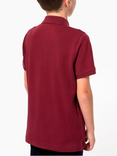 mannequin enfant garçon de dos portant le Polo piqué Bio enfant personnalisable mannequin enfant garçon de dos portant le Polo piqué Bio enfant personnalisable