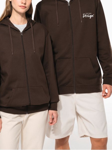 mannequin homme et femme portant le Sweat-shirt zippé capuche personnalisable mannequin homme et femme portant le Sweat-shirt zippé capuche personnalisable