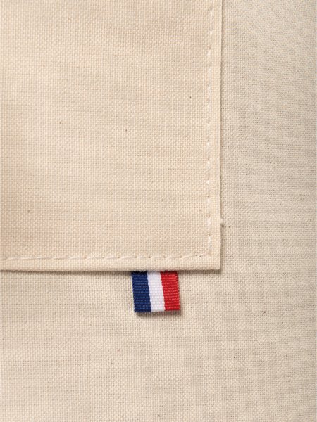 Détails tricolore cousu sur la poche du tablier K8012 fait en France