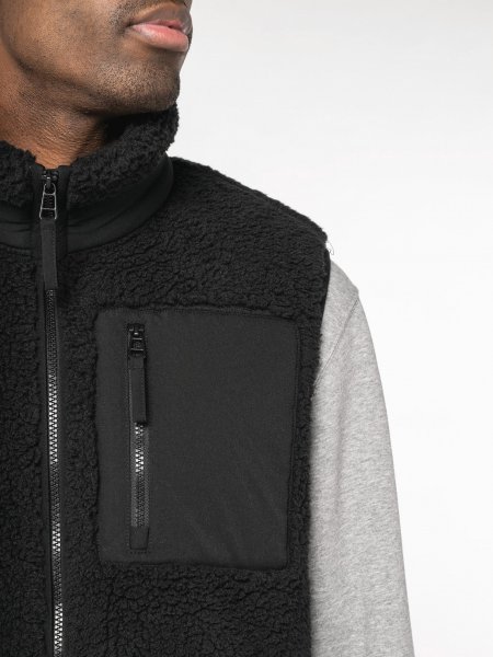 zoom sur le col du Bodywarmer écoresponsable en sherpa unisexe personnalisable