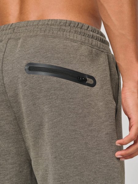 zoom sur la poche arrière du Short homme personnalisable zoom sur la poche arrière du Short homme personnalisable