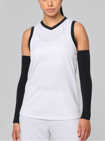 mannequin femme de face portant le Maillot de basket-ball femme PA4051