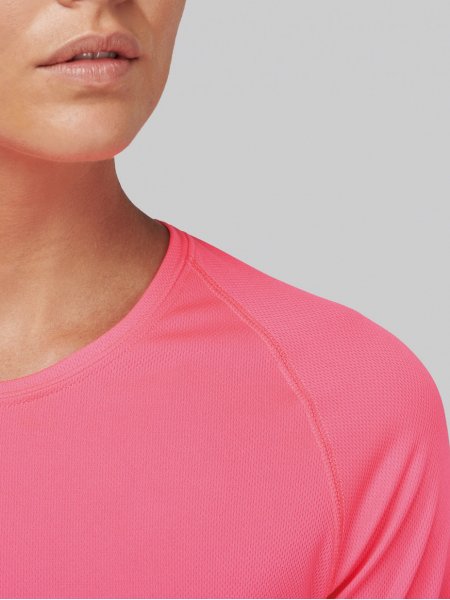 Détails encolure et épaule du tee shirt de sport manches longues pour femme PA444 en coloris Fluorescent Pink