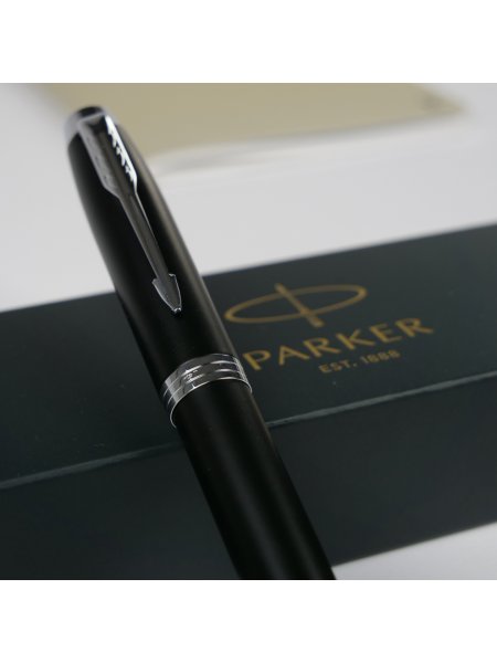 Zoom Stylo Parker de luxe Noir avec bouchon à personnaliser de votre logo 