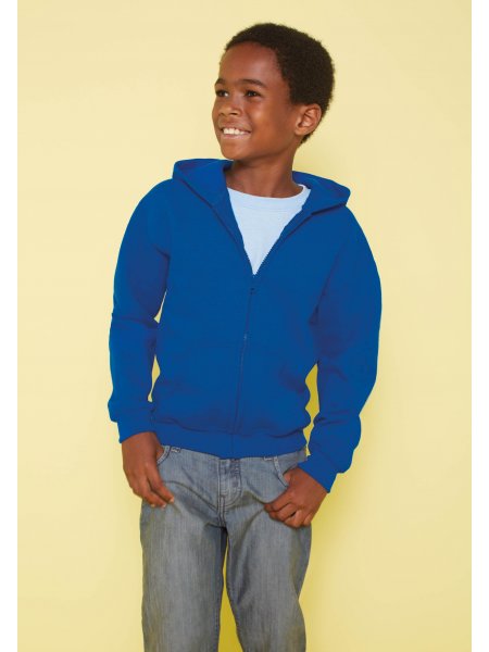Le sweat zippé à capuche GI18600B personnalisable en coloris Royal Blue Le mannequin enfant porte le sweat à capuche zippé GI18600B à personnaliser en coloris Royal Blue