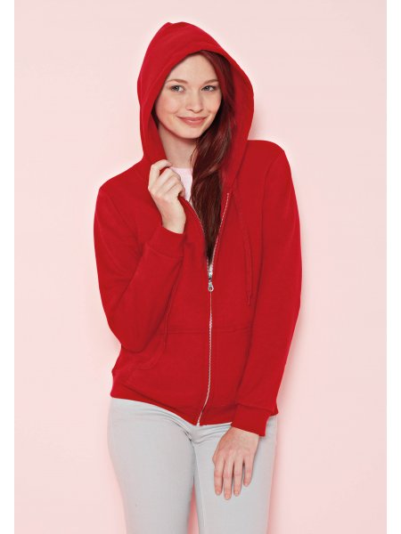 Le sweat à capuche zippé GI18600FL personnalisable en coloris Red Le mannequin femme porte le sweat à capuche zippé GI18600FL à personnaliser en coloris Red