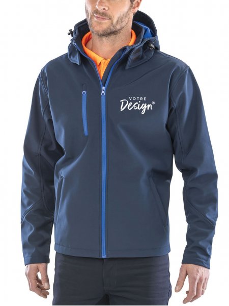mannequin homme de face portant la Veste Softshell Capuche Homme mannequin homme de face portant la Veste Softshell Capuche Homme