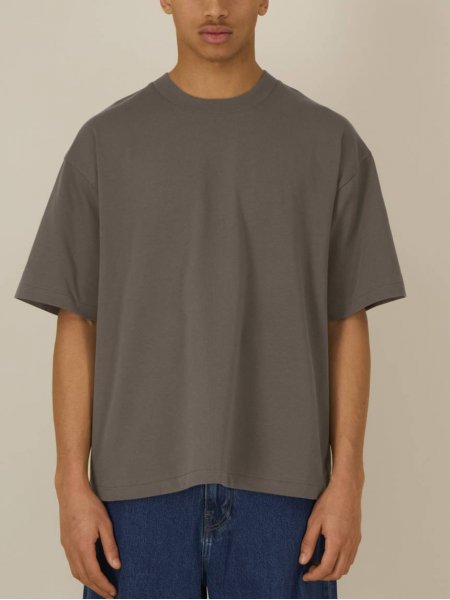 mannequin homme portant le STTU078