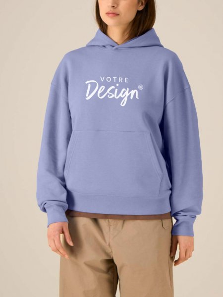 Visuel d'un mannequin femme portant le sweat mi-léger Chaser en colori violet Visuel d'un mannequin femme portant le sweat mi-léger Chaser en colori violet