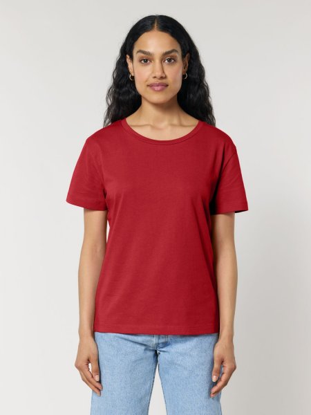 femme 2 portant le t-shirt à personnaliser Serena dans le coloris Red