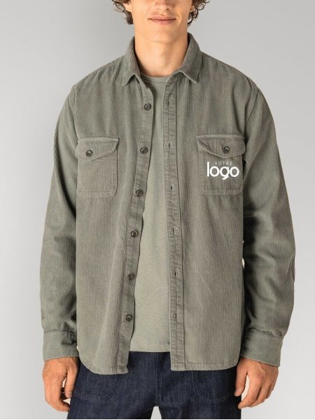 mannequin homme de face portant la Surchemise écoresponsable délavée en velours côtelé homme personnalisable mannequin homme de face portant la Surchemise écoresponsable délavée en velours côtelé homme personnalisable