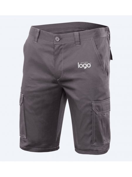 Bermuda de travail V3009S Grey - simulation de marquage Packshot du bermuda de travail stretch multipoches V3009S en coloris Grey avec simulation de marquage logo sur la cuisse