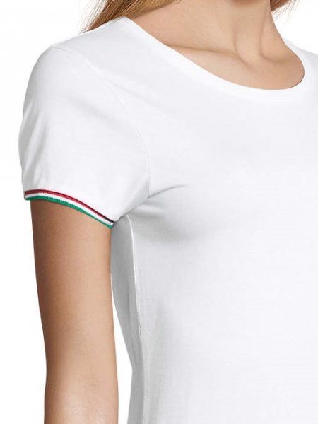 Zoom sur les détails du col et de la manche du t-shirt Rainbow Women en coloris Blanc/Vert prairie