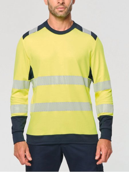 mannequin homme de face portant le T-shirt de sécurité recyclé col rond manches longues unisexe personnalisable mannequin homme de face portant le T-shirt de sécurité recyclé col rond manches longues unisexe personnalisable