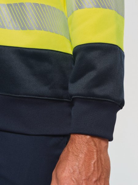 zoom sur la manche du Sweat-shirt de sécurité recyclé col rond unisexe personnalisable zoom sur la manche du Sweat-shirt de sécurité recyclé col rond unisexe personnalisable