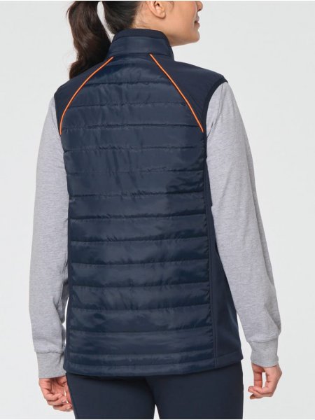 mannequin femme de dos portant le Bodywarmer Day To Day bi-matière unisexe personnalisable