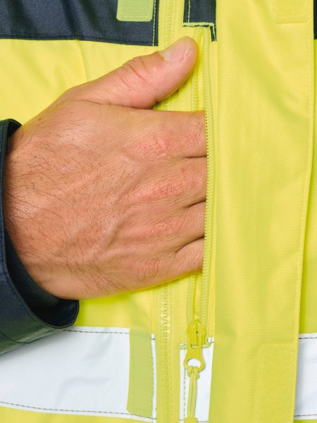 zoom sur la poche de la Parka de sécurité recyclée 4 en 1 unisexe personnalisable zoom sur la poche de la Parka de sécurité recyclée 4 en 1 unisexe personnalisable