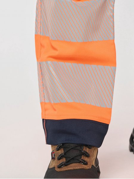 zoom sur le bas du Pantalon de sécurité recyclé multipoches unisexe personnalisable zoom sur le bas du Pantalon de sécurité recyclé multipoches unisexe personnalisable