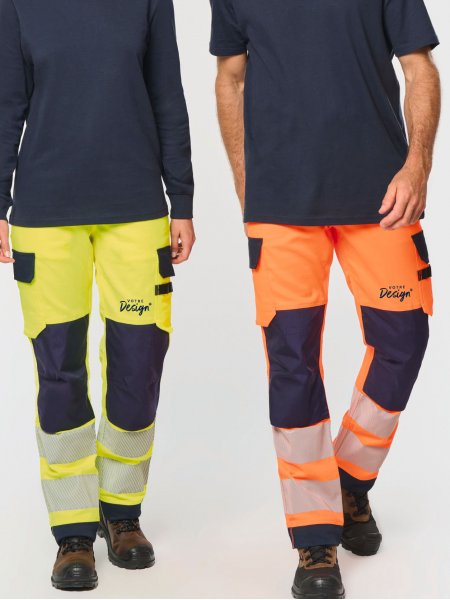 mannequin homme et mannequin femme de face portant le Pantalon de sécurité recyclé multipoches unisexe personnalisable mannequin homme et mannequin femme de face portant le Pantalon de sécurité recyclé multipoches unisexe personnalisable