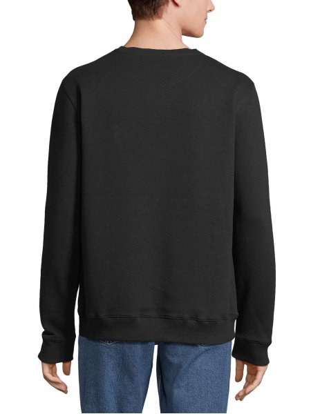 mannequin homme de dos portant le sweat Alix col rond personnalisable fabriqué en France mannequin homme de dos portant le sweat Alix col rond personnalisable fabriqué en France