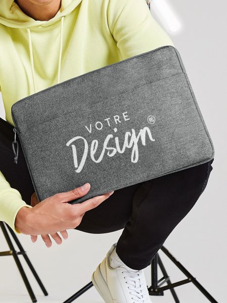 Pochette ordinateur portable BG068 15" en coloris Grey avec exemple de logo imprimé Pochette pour ordinateur portable BG068 15 pouces en coloris Grey avec exemple de logo imprimé