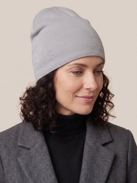 Bonnet avec doublure polaire KP518 Light Grey porté