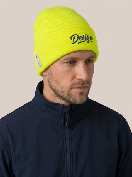 Bonnet grand froid Result RC33 Fluo Yellow porté, personnalisé avec votre design brodé