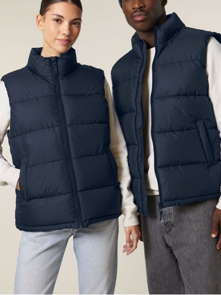 mannequin homme et mannequin femme de face portant la doudoune sans manches STJU250 fermée en french navy
