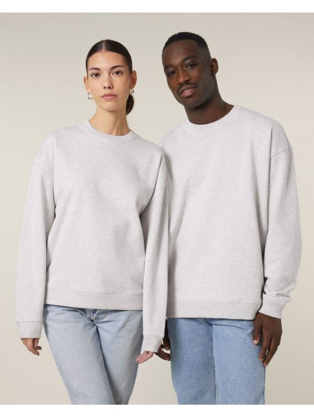 mannequin homme et mannequin femme de face portant le sweat Radder 2.0 gris mannequin homme et mannequin femme de face portant le sweat Radder 2.0 gris