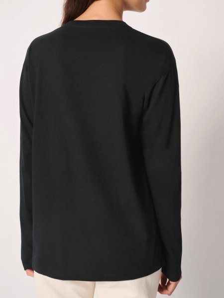 mannequin femme de dos portant le T-shirt unisexe Basic Personnalisable mannequin femme de dos portant le T-shirt unisexe Basic Personnalisable