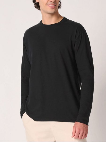 mannequin homme de face portant le T-shirt unisexe Basic Personnalisable mannequin homme de face portant le T-shirt unisexe Basic Personnalisable