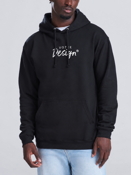 Mannequin homme de face portant le sweat à capuche JH001 en coloris jet black avec votre design dans la zone de personnalisation Mannequin homme de face portant le sweat à capuche JH001 en coloris jet black avec votre design dans la zone de personnalisation
