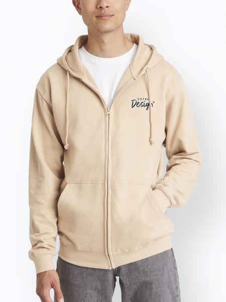 Mannequin homme de face portant le sweat zippé à capuche unisexe JH050 couleur desert sand Mannequin homme de face portant le sweat zippé à capuche unisexe JH050 couleur desert sand