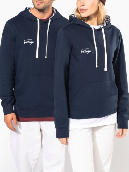 mannequin homme et femme de face portant le Sweat-shirt à capuche contrastée à motifs unisexe personnalisable mannequin homme et femme de face portant le Sweat-shirt à capuche contrastée à motifs unisexe personnalisable