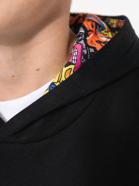 zoom sur le col du Sweat-shirt à capuche contrastée à motifs enfant unisexe personnalisable