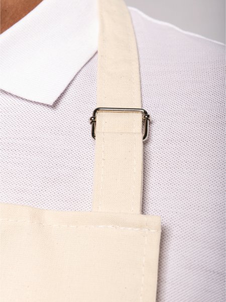 Zoom sur les bretelles ajustables avec boucle métallique du tablier K8012 Zoom sur les bretelles ajustables avec boucle métallique du tablier K8012