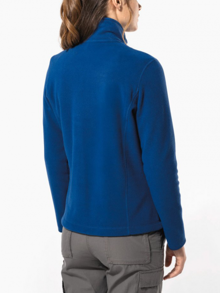 mannequin femme de dos portant la Veste micropolaire zippée femme personnalisable mannequin femme de dos portant la Veste micropolaire zippée femme personnalisable