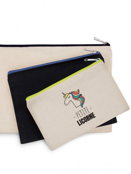 La pochette en coton KI07XX à personnaliser disponible en 3 tailles La pochette en coton KI07XX à personnaliser disponible en 3 tailles