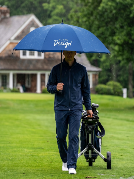 mannequin homme portant le Grand parapluie de golf ouvert mannequin homme portant le Grand parapluie de golf ouvert