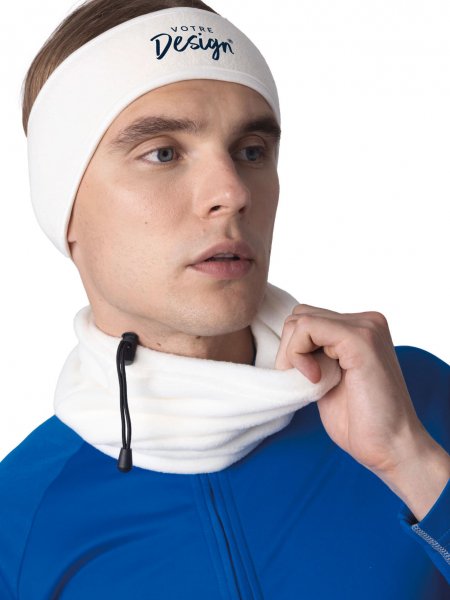 mannequin homme de face portant le Bandeau polaire personnalisable mannequin homme de face portant le Bandeau polaire personnalisable