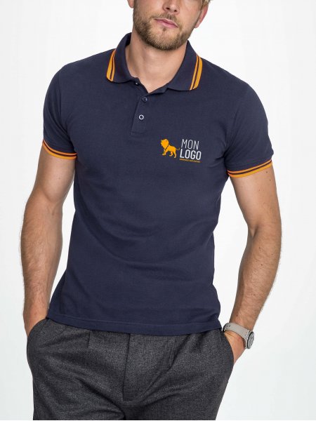 Polo homme Pasadena en coloris French marine / Orange fluo avec exemple de logo imprimé Polo homme Pasadena en coloris French marine / Orange fluo avec exemple de logo imprimé